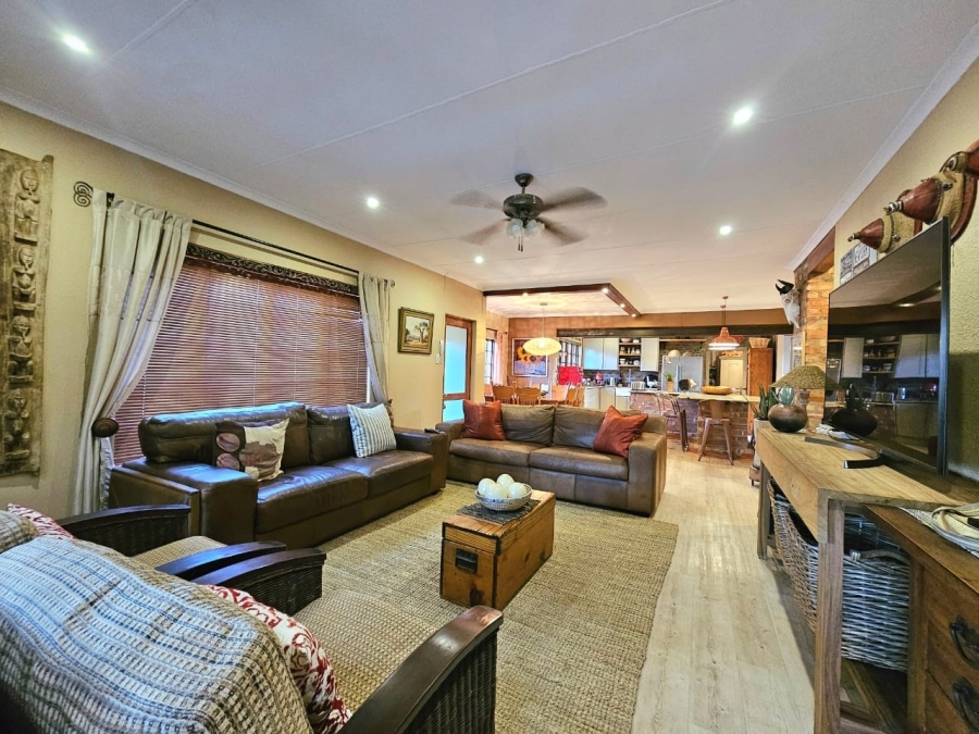 5 Bedroom Property for Sale in Miederpark North West